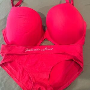 Victoria's Secret Pink Push-Up Bra 36DDD with size large hipster panties.